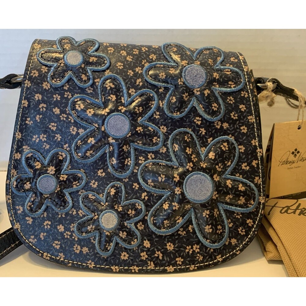 NWT Patricia Nash Hippie Blue Denim & Daisies Applique Purse Dustbag Tags On 9"